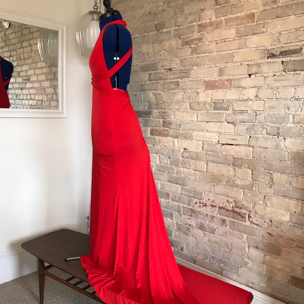 Gorgeous red formal gown with train. - Picture 3 of 5